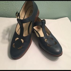 Navy Orla Kiely / Clark’s Bobbie T-Strap Shoes 9
